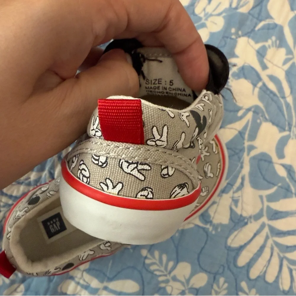 Baby Gap Disney Mickey Mouse Kids Sneakers Gray and Black Size 5 US